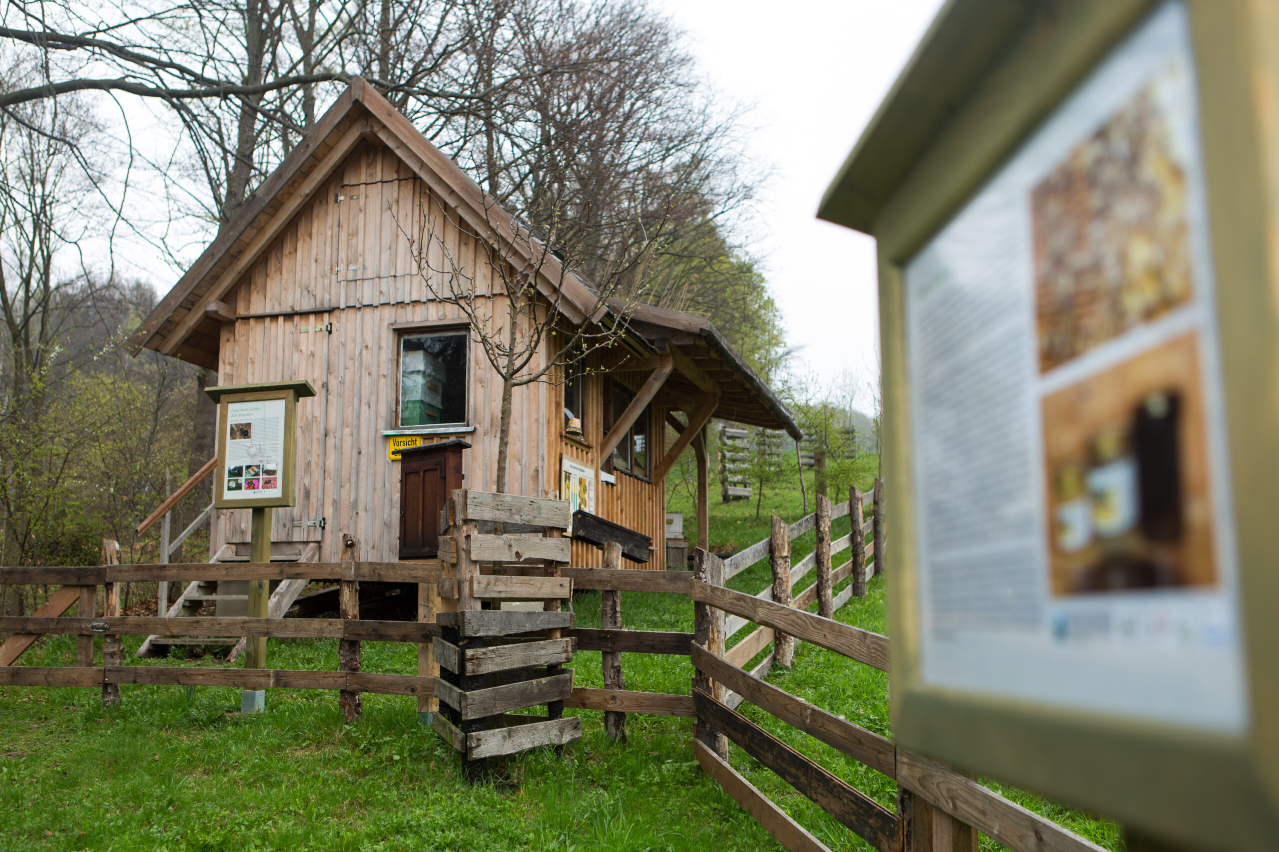 Bienenhaus am Obst- und Insekten-Erlebnispfad Affalter, Foto: Matthias Scheffler